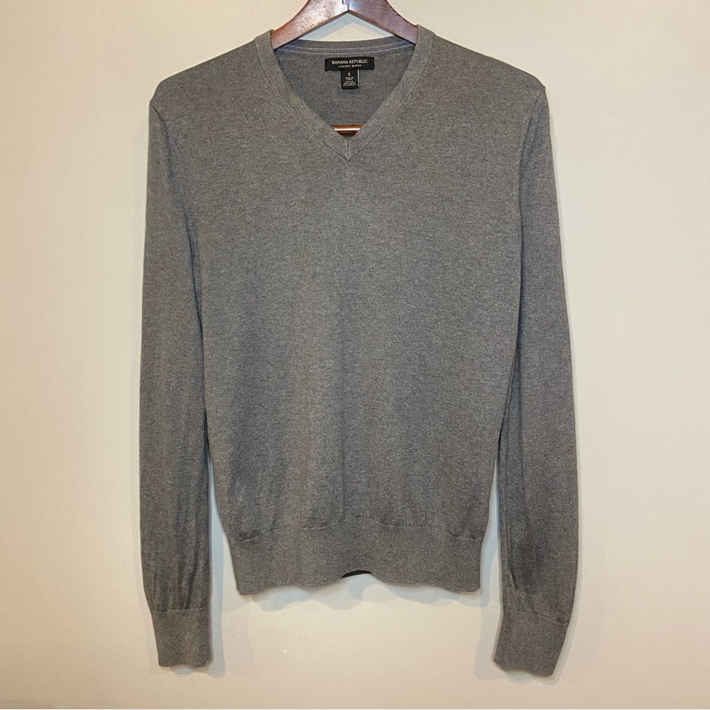 Banana Republic Men's V-Neck Sweater Luxury Blend Silk Cashmere Blend Gray Sz S